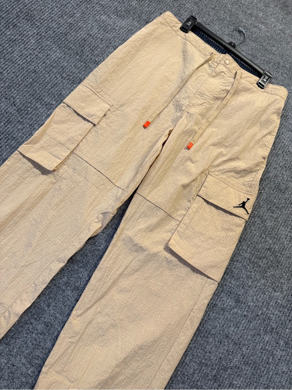 Jordan Flight Club Jumpman Beige Nylon Cargo Jogger Pants Men's L HV8606-277